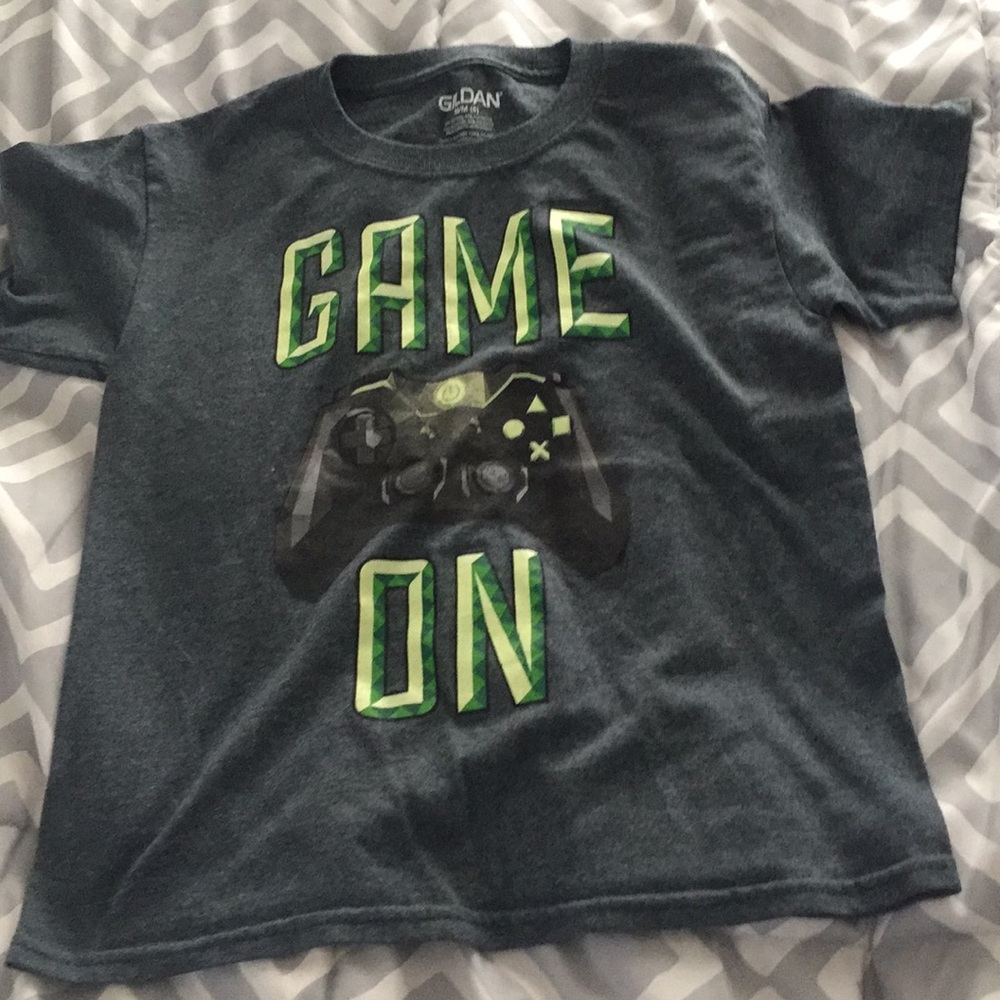 Gildan Shirt